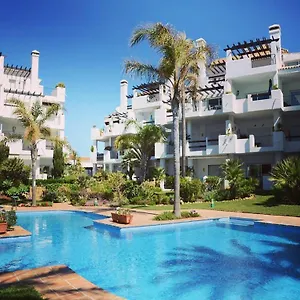 beachfront-apartment-3-bed-2-bath-la-cala-de-mijas.1costadelsol.com/